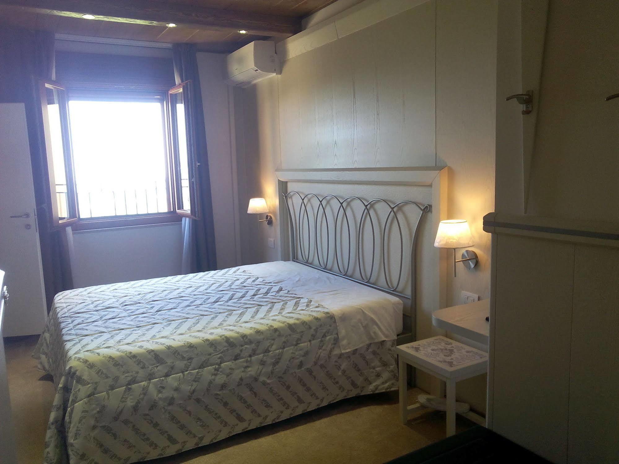 Couette-café Diffuso - Il Poggetto Tra & San Marino Urbino